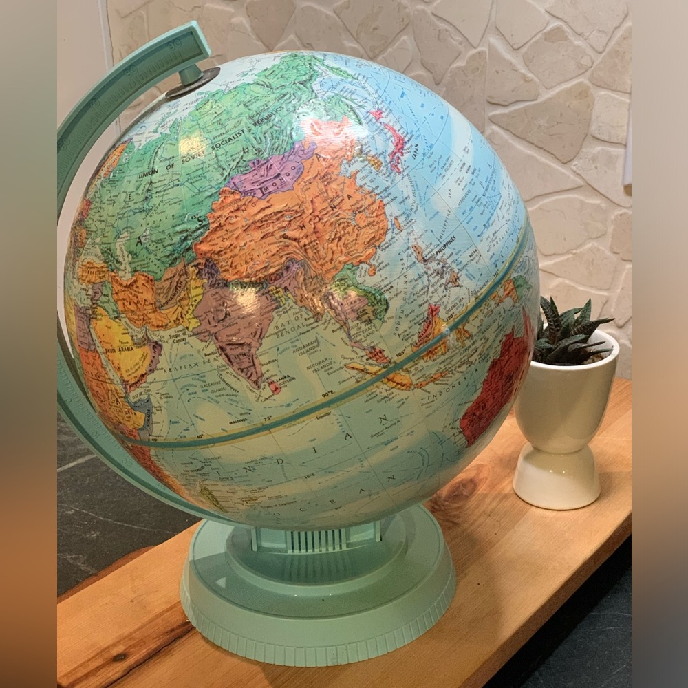 REPLOGLE | Vintage World Scholars Series Globe